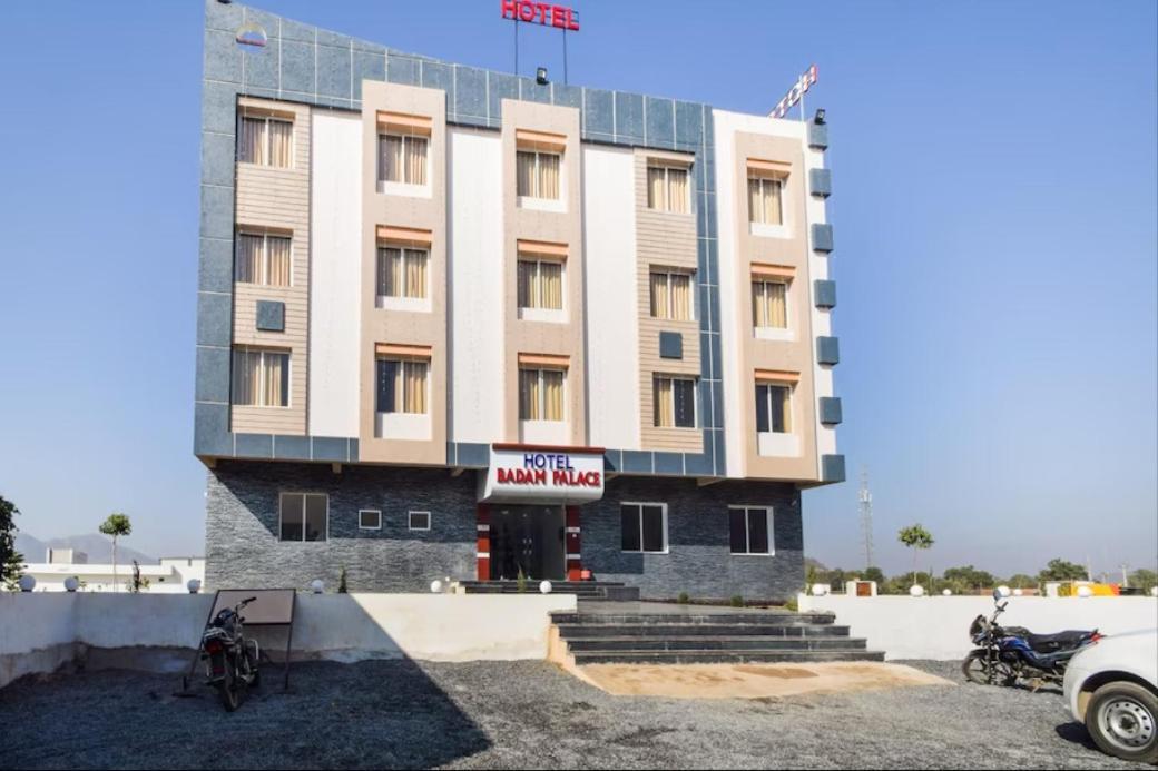Hotel Badam Palace Udaipur Exteriör bild