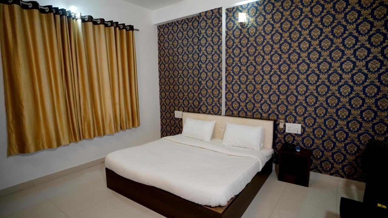 Hotel Badam Palace Udaipur Exteriör bild